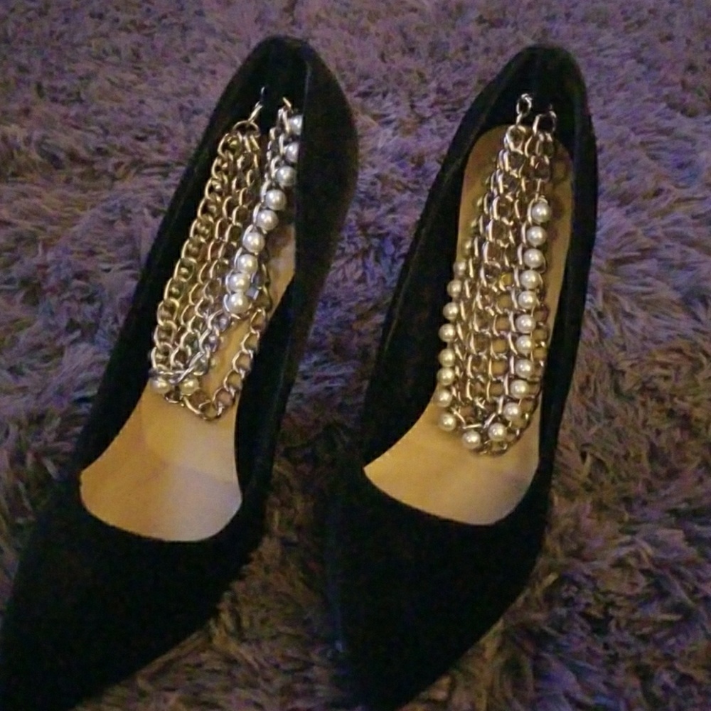 Shoes - Picture 2 of 4